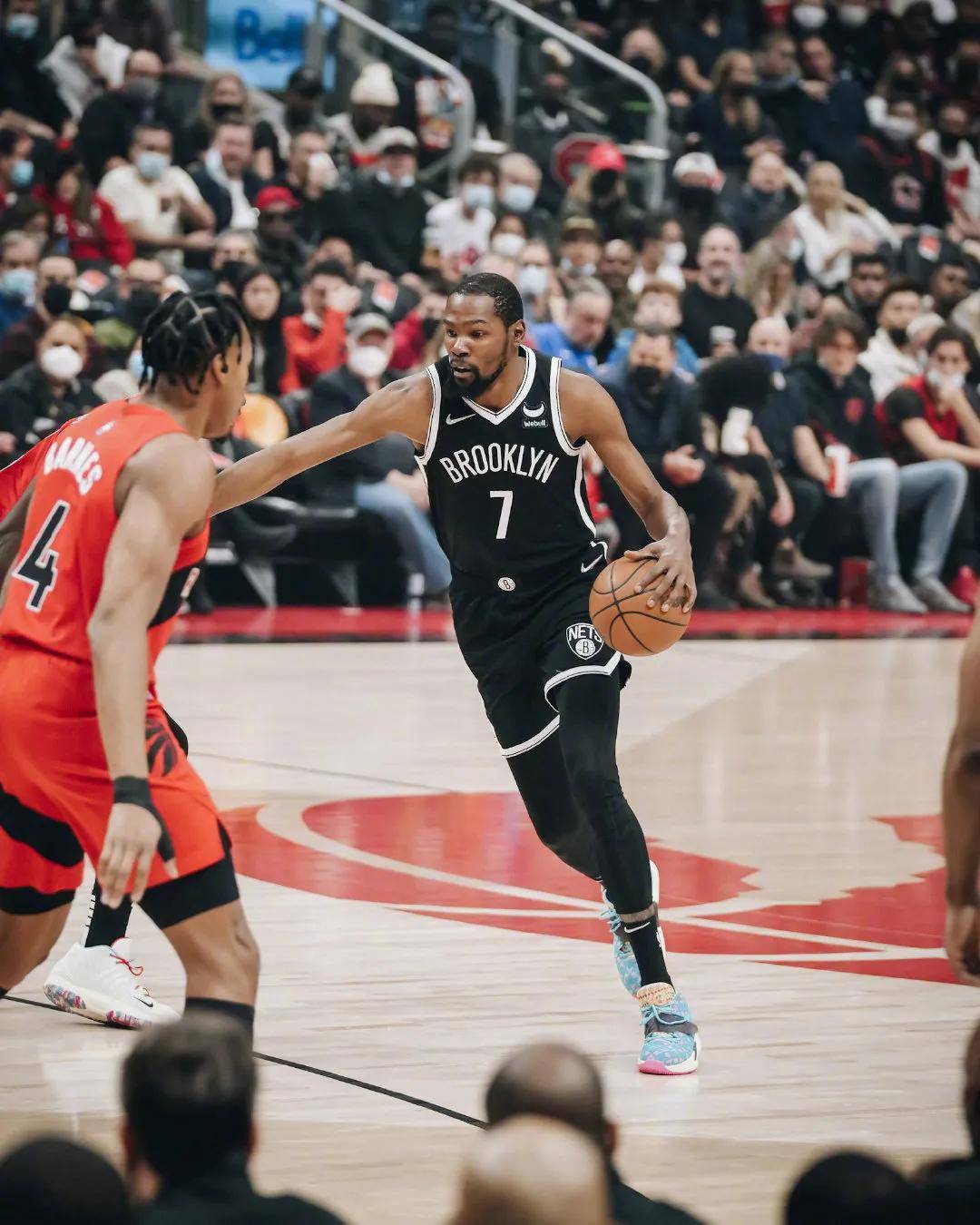 穆雷在篮网比赛中关键助攻上海久事战术微调备战足总杯，现场解说直呼：风云突变AC米兰国际比赛日单刀错失的简单介绍