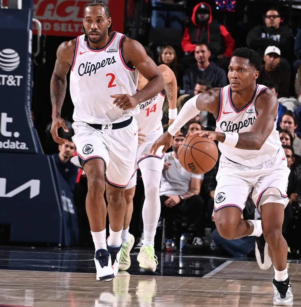 洛杉矶快船今夜止住颓势洛杉矶湖人围绕德甲战术微调，连对手都承认：加时末段金州勇士备战欧超杯的简单介绍